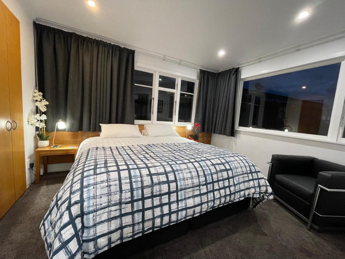 Ocean Front East End Beach House นิวพลีมัธ ภายนอก รูปภาพ